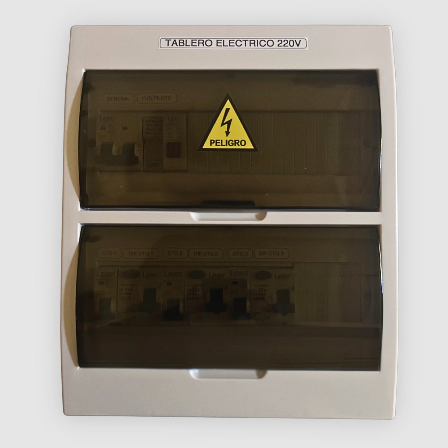 Tablero eléctrico armado 3 circuitos 220V 25A sobrepuesto con protecciones Legrand