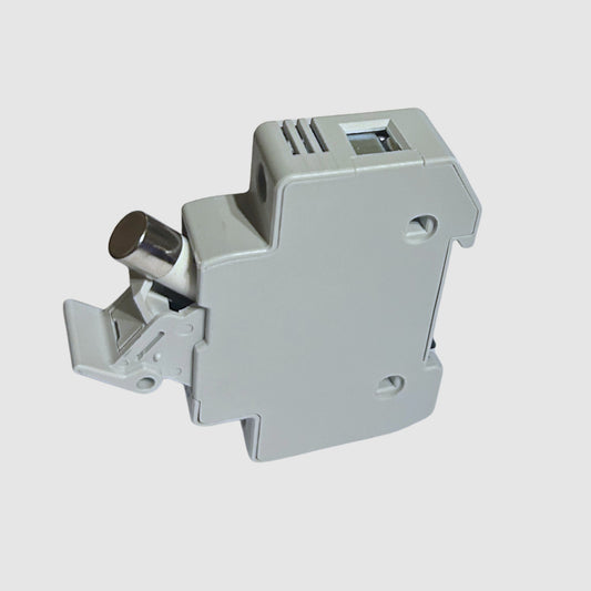 Detalle portafusible Lexo 1P con fusible cilíndrico 10×38mm instalado