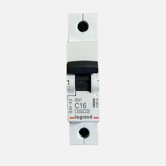Automático Legrand RX3 16A 1P instalado en riel DIN